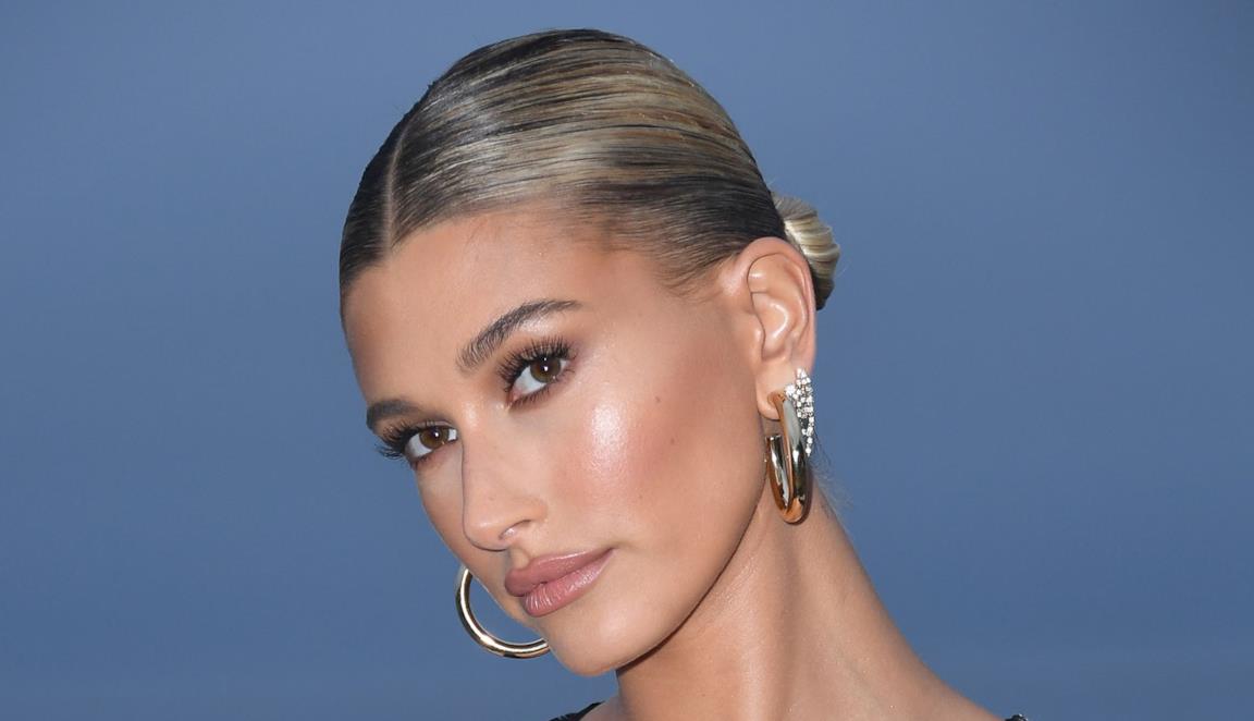 Hailey Bieber in primo piano