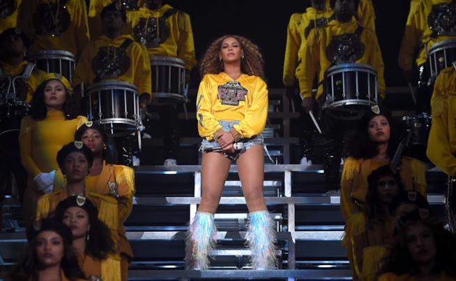 Beyoncé sul palco del Coachella 2018 Beyoncé