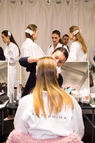 Degradé capelli biondi Capelli biondi lisci con degradé