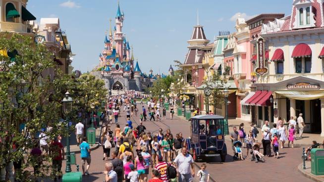 Disneyland Paris si amplia e aggiunge nuove aree dedicate a Frozen, Star Wars e ai supereroi Marvel Uno scorcio di Disneyland Paris