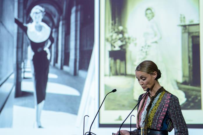 Christian Dior - Designer of Dreams Presentazione di Christian Dior - Designer of Dreams