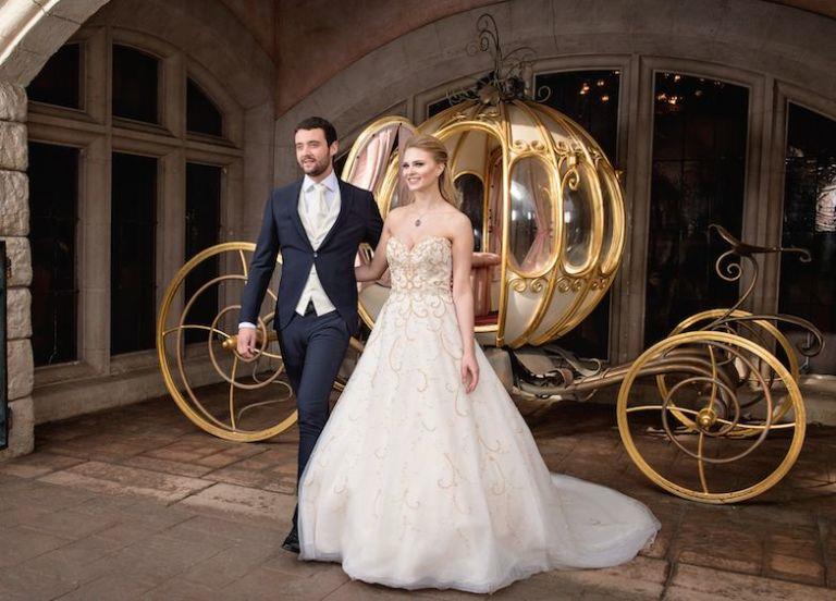 La carrozza a forma di zucca per gli sposi di Disneyland Paris Il matrimonio a tema Cenerentola di Disneyland Paris