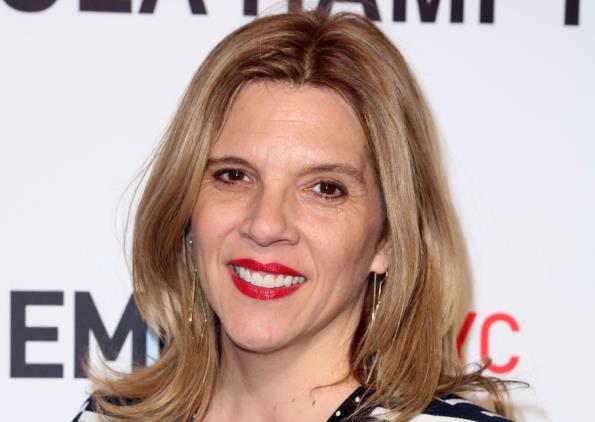 Krista Vernoff parla della stagione 14 di Grey's Anatomy e dell'importanza delle donne per il successo della serie La produttrice e sceneggiatrice Krista Vernoff