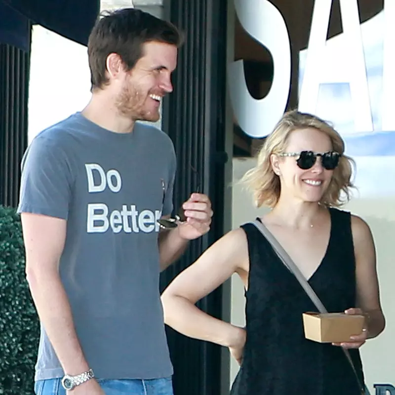 Rachel McAdams ha partorito il suo primo figlio Jamie Linden e Rachel McAdams in uno scatto rubato