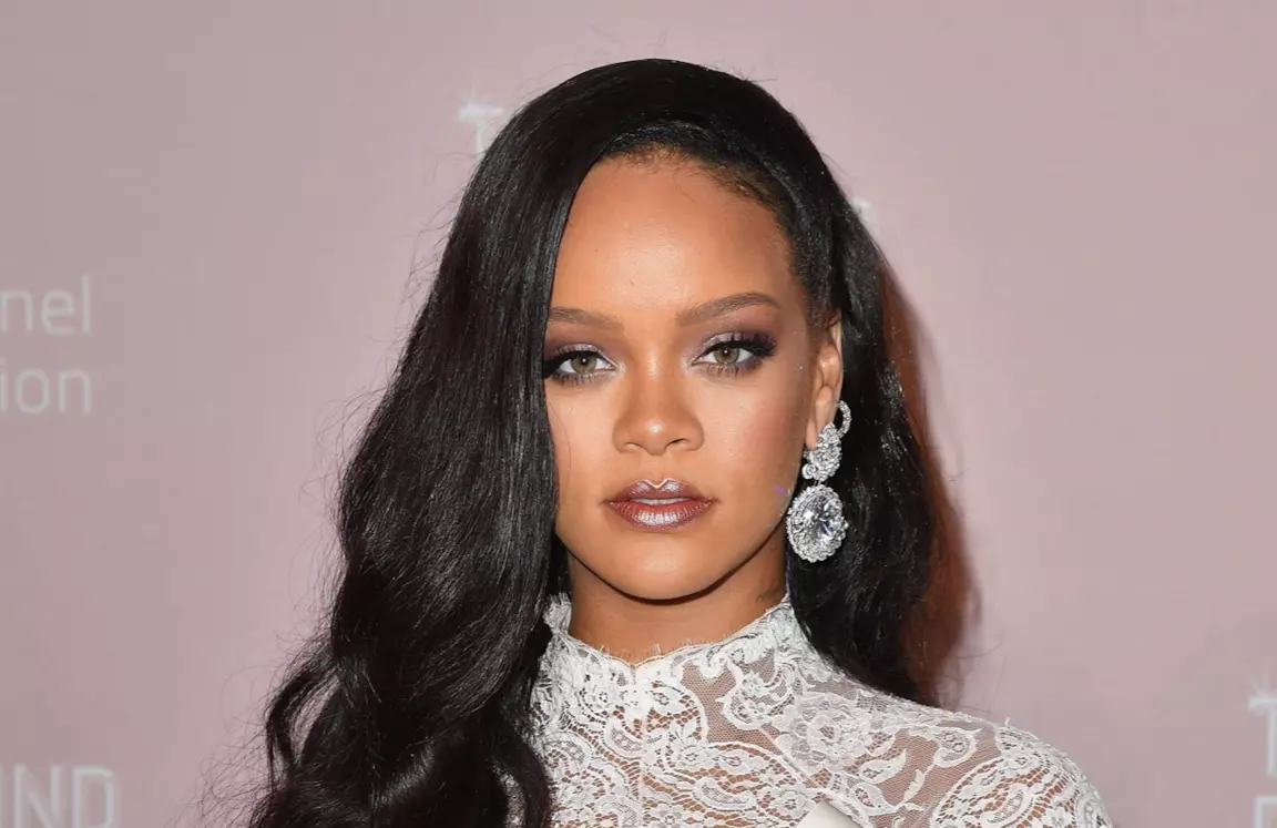 Rihanna in primo piano
