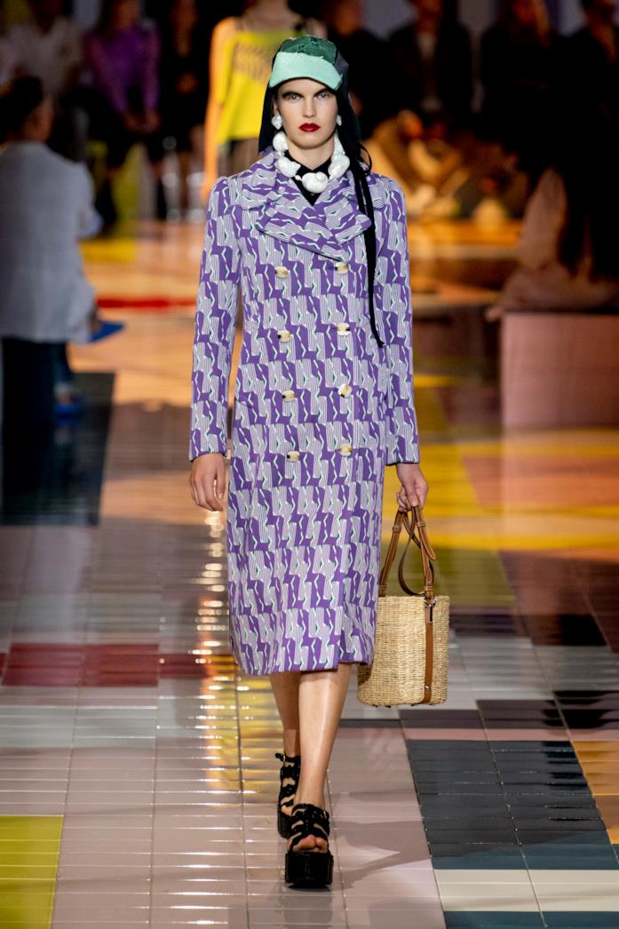 Sfilata Prada Un look della sfilata di Prada