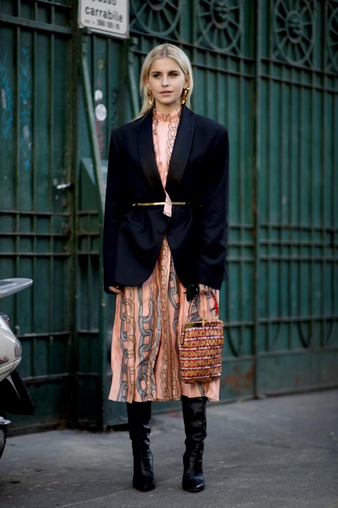 Outfit casual per la sera Outfit casual per la sera midi dress e blazer