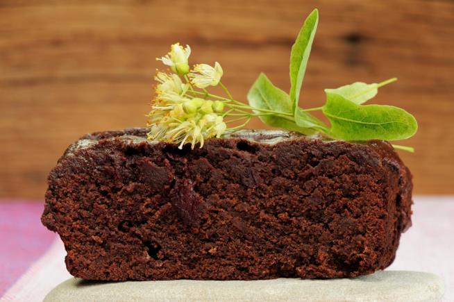 Dark chocolate cake