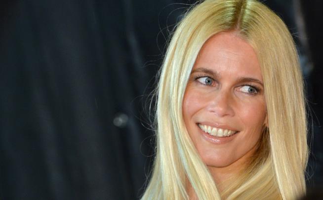 Claudia Schiffer ha subito bullismo Un primo piano di Claudia Schiffer