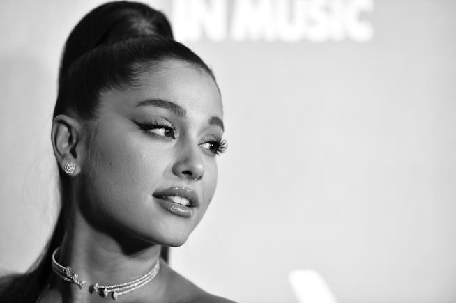 HOT 100 Billboard USA: Ariana Grande sempre in vetta Ariana Grande mantiene la vetta nella classifica dei singoli più ascoltati in USA