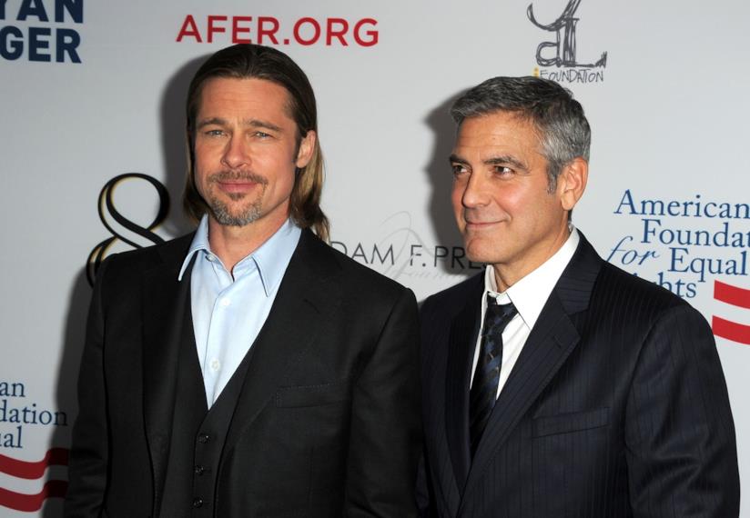 Brad Pitt e George Clooney Gli attori Brad Pitt e George Clooney