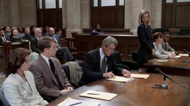 Richard Gere e Edward Norton in Schegge di paura Una scena dal film Schegge di paura