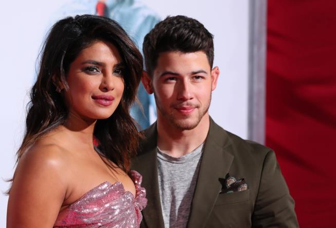 L'amore di Nick Jonas per Priyanka Chopra è racchiuso in uno sguardo Priyanka Chopra e Nick Jonas