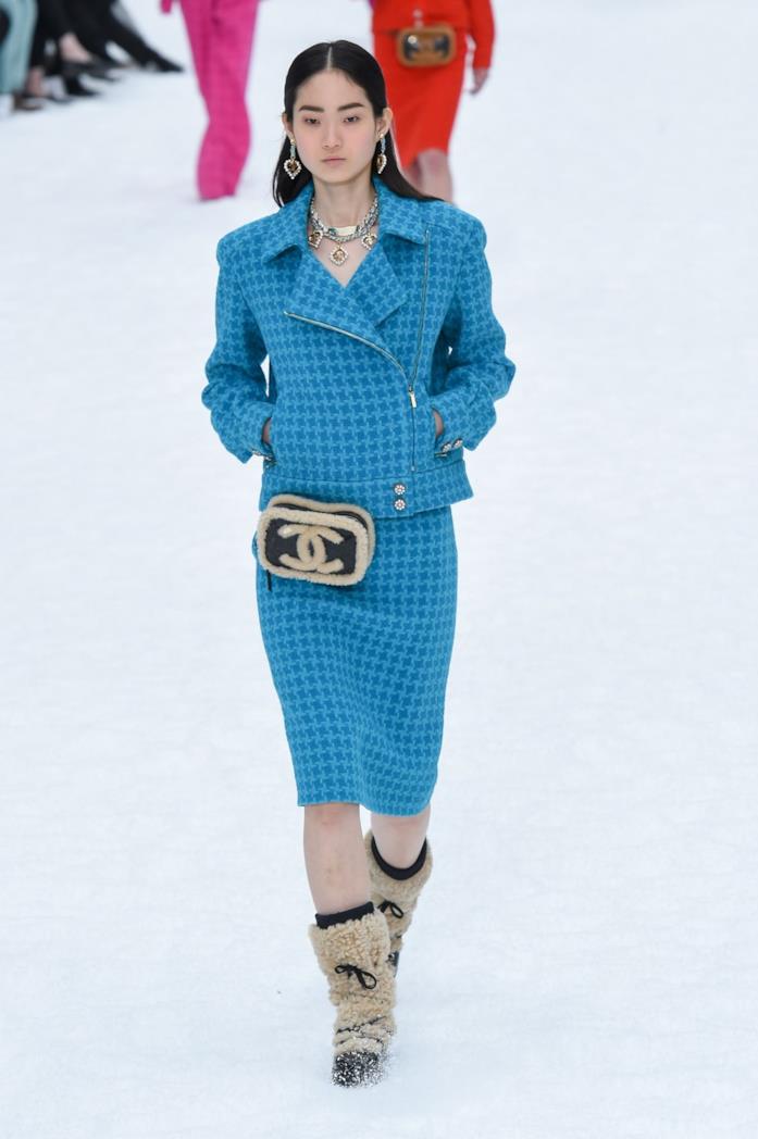 Sfilata Chanel Un look della sfilata Chanel