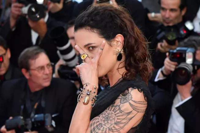 Tutti contro Asia Argento Asia Argento