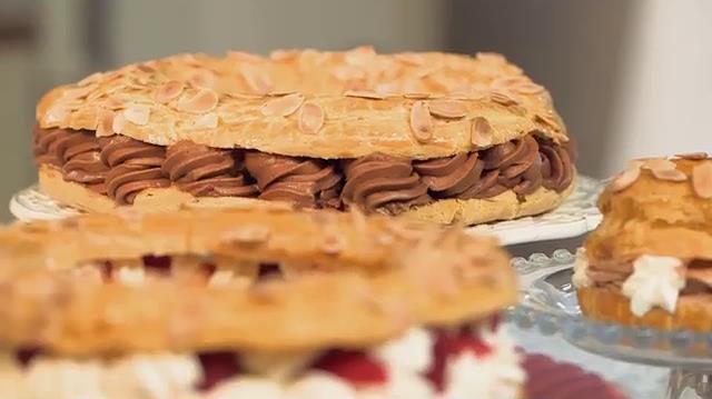 Giallo Zafferano: Paris-Brest di pasta choux con farcitura di crema al gianduia Paris-Brest