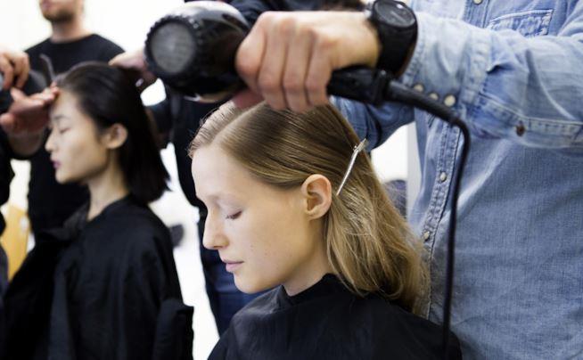 Capelli lisci Capelli biondi e lisci