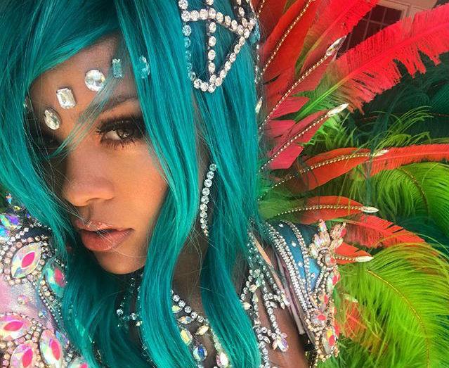 Rihanna fata turchina al Crop Over Festival Rihanna su Instagram