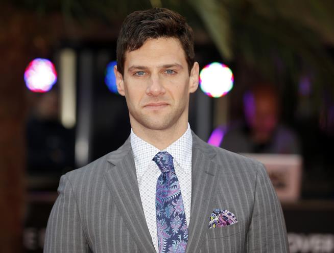 Justin Bartha si unisce allo spin-off di The Good Wife intitolato The Good Fight Un elegantissimo Justin Bartha, neo ingresso di The Good Fight