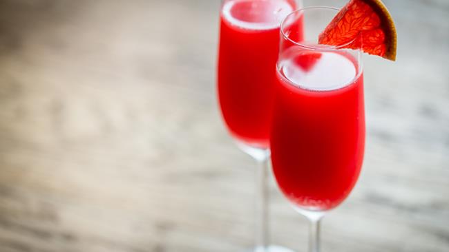 Mimosa Cocktail Mimosa Cocktail con champagne