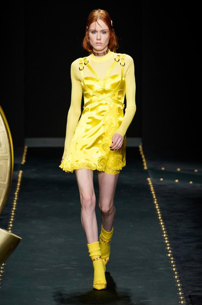 Esplosione di solarità per Versace In passerella da Versace, i colori del sole