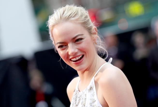 Emma Stone non ha accettato il ruolo da villain in Wonder Woman 2 Emma Stone su un red carpet