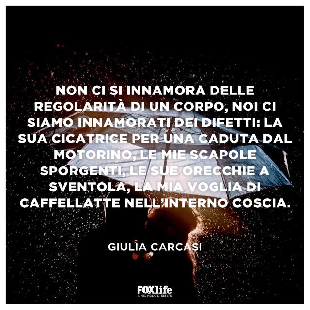 Citazione Carcasi Coppia si bacia sotto la pioggia