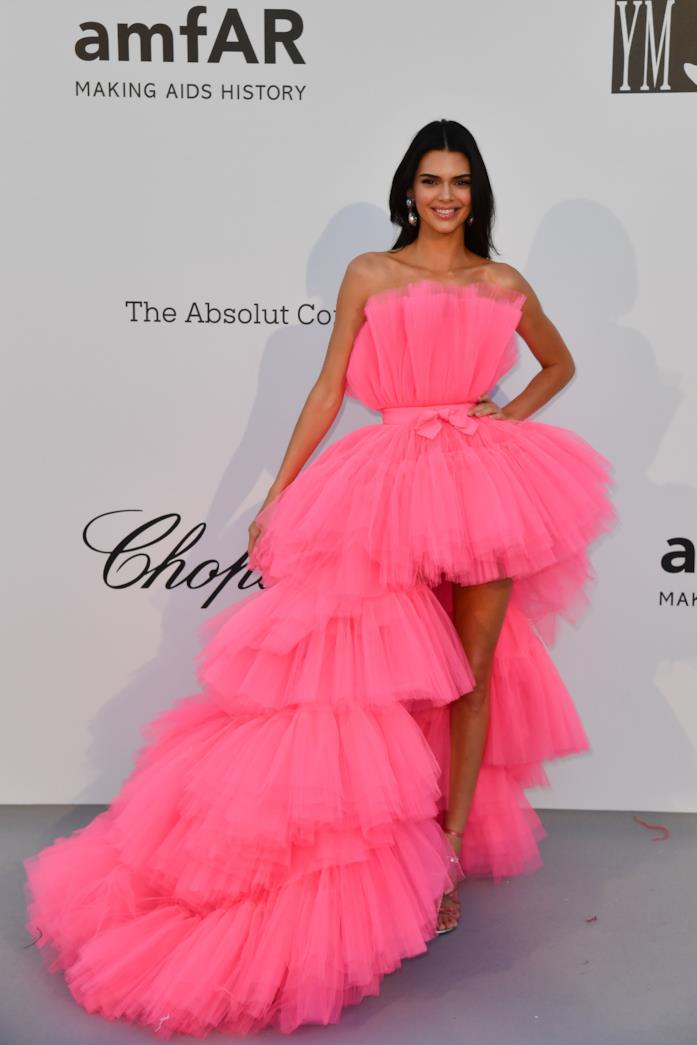 Kendall Jenner Kendall Jenner per Giambattista Valli e H&M all'amFar 2019