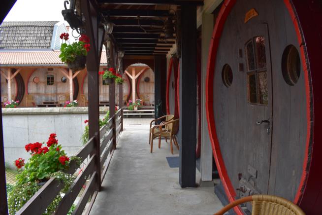 Hotel ispirati all’amore per il cibo e il vino Una stanza in una botte