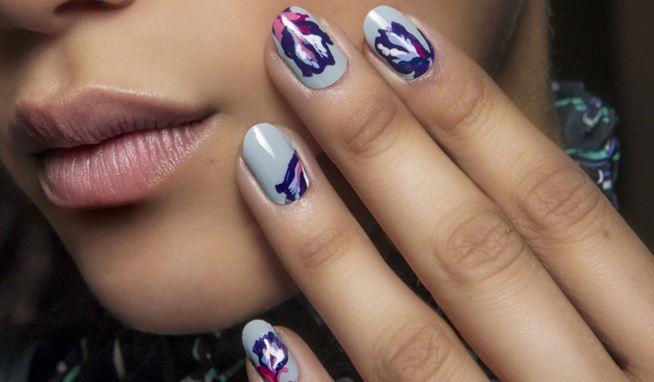 Unghie blu Unghie blu in gel