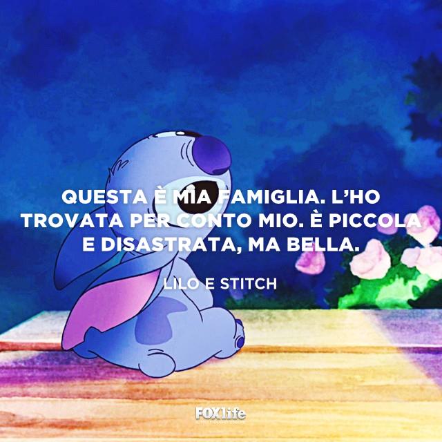 Frase di Lilo e Stitch Stitch con il musetto verso l'alto