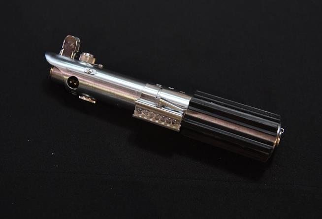 Il duello con spade laser è ufficialmente uno sport competitivo in Francia Spada laser