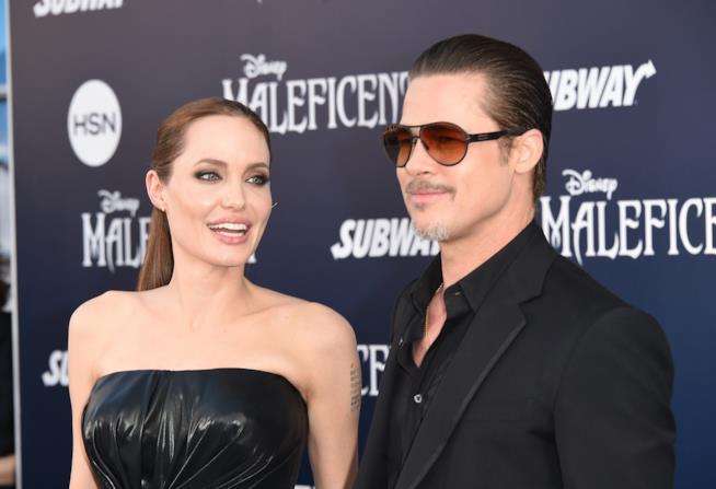 Angelina Jolie vuole annullare il divorzio da Brad Pitt Angelina Jolie e Brad Pitt alla première di Maleficent