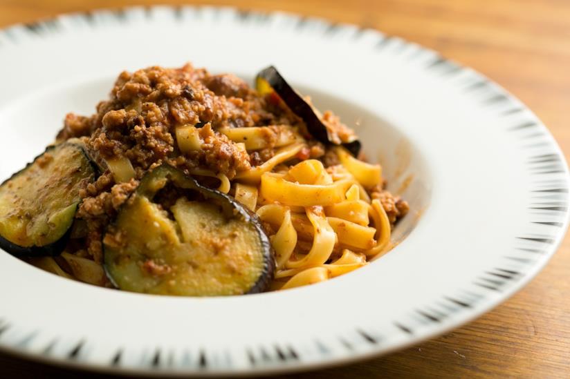 Perdere peso, il 50% del tuo regime alimentare deve essere carboidrati. Un piatto di pasta