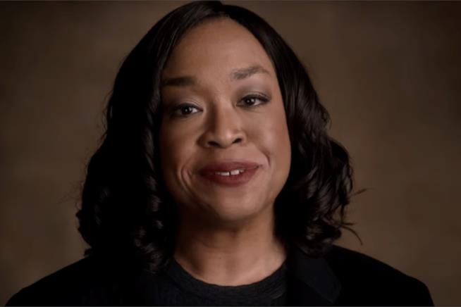 Shonda Rhimes, sostenitrice di Hillary Clinto, si dispera Le dichiarazioni di Shonda Rhimes su Dondal Trump