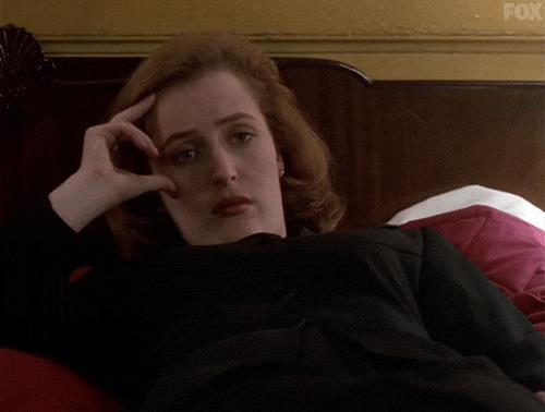 Gillian Anderson in una scena di X-Files Gillian Anderson in X-Files