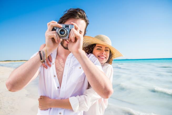 Come si fotografa in spiaggia fotografia-in-spiaggia-coppia-viaggio