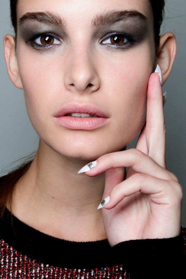 Unghie a punta Manicure unghie a stiletto