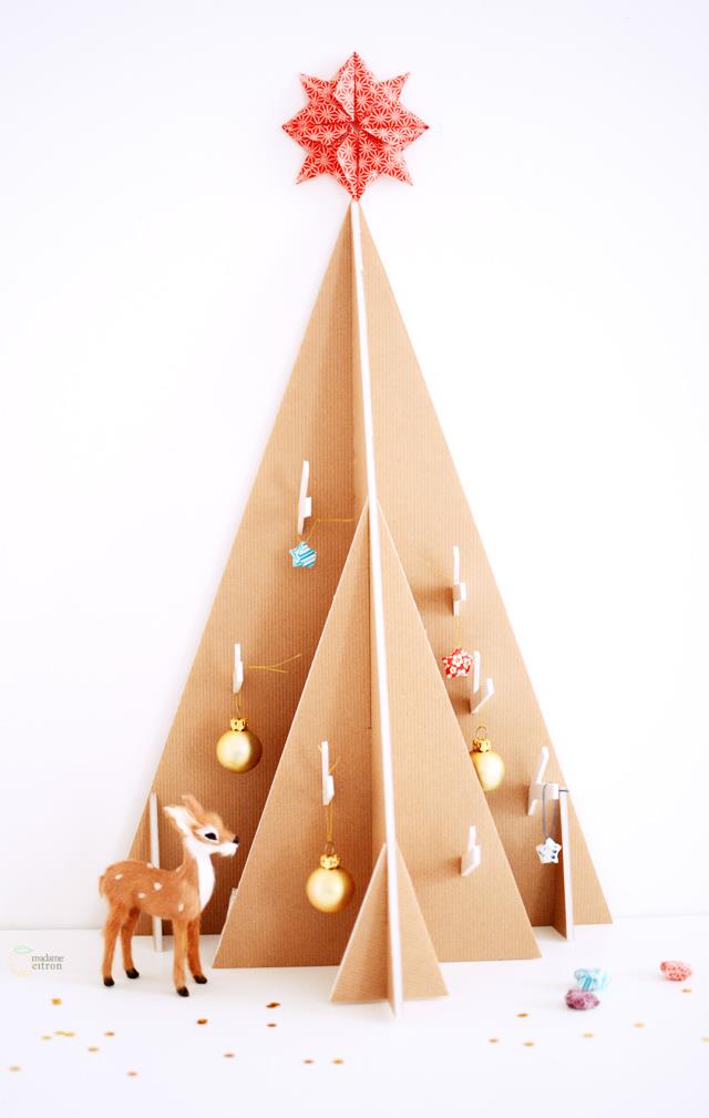 Albero di Natale di Madame Citron Albero di Natale creato con il cartone