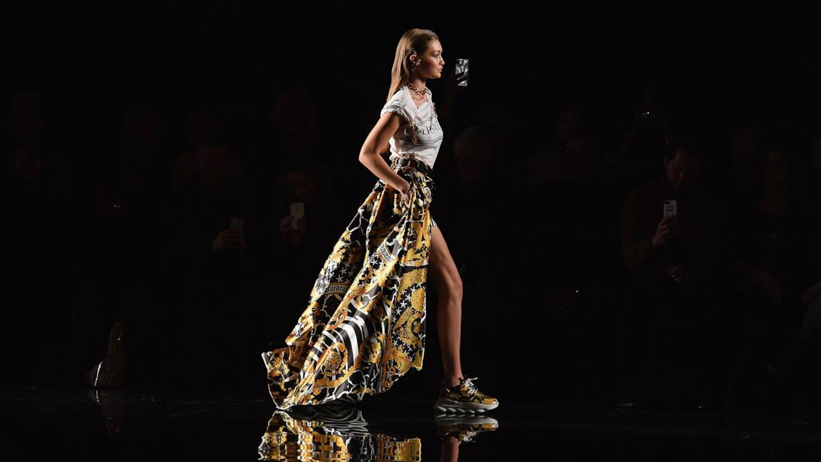 Gigi Hadid in primo piano