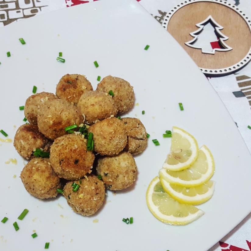 Polpette di merluzzo Piatto di pesce e limone