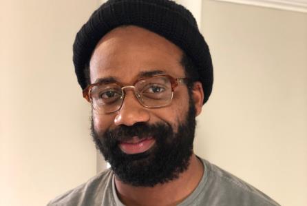 Zahir McGhee, sceneggiatore di Scandal Non solo Scandal: lo sceneggiatore Zahir McGhee ha già lavorato con Shonda Rhimes