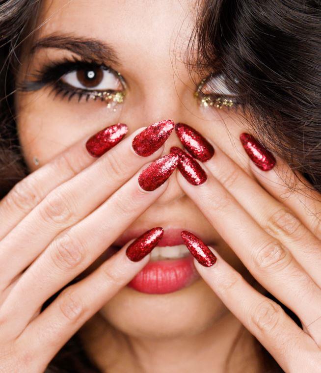 Unghie rosse Unghie rosse in gel