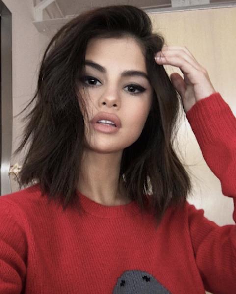 Tutti gli strafalcioni delle celebrity con Photoshop L'epic fail (involontario) di Selena Gomez