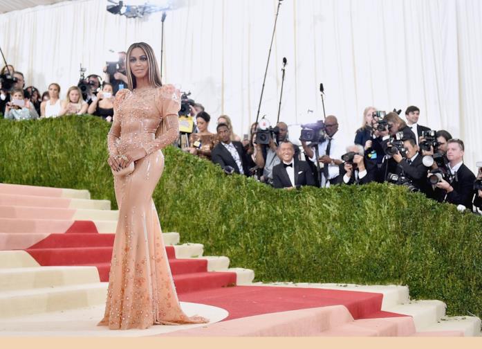 I temi del MET Gala più belli di sempre L'abito di Beyoncé a tema moda e tecnologia