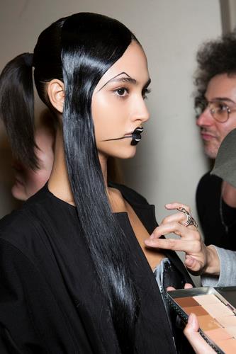 Capelli neri intensi Capelli lunghi neri