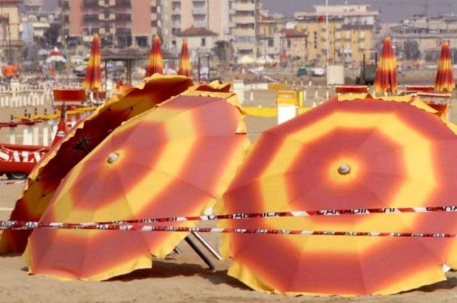Un mediatore culturale sminuisce la gravità dello stupro du Facebook, la cooperativa lo licenzia Spiaggia di Rimini