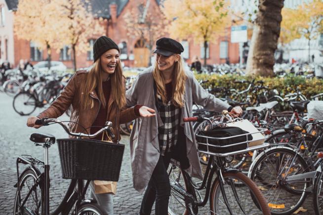 Amiche in vacanza ad Amsterdam Due amiche in vacanza ad Amsterdam