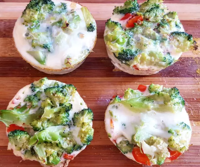Sformatini di albumi e broccoli Tortini bianchi con verdura