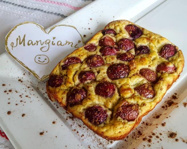 Tortino all'avocado e ciliegie Dolcetto con ciliegie